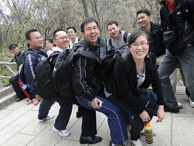 2011.04.30黃山之旅(一人需要，眾人相助）V.jpg
